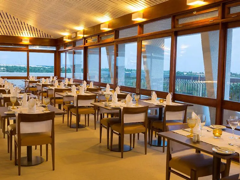 Ozadi Tavira Hotel