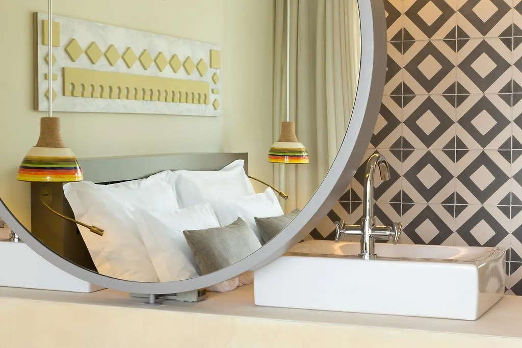 Ozadi Tavira Hotel