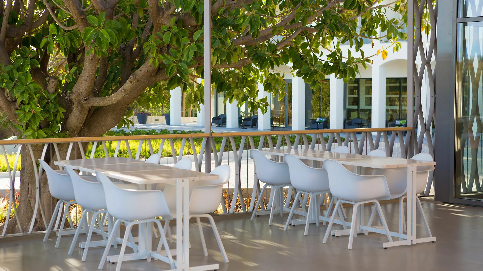 Ozadi Tavira Hotel