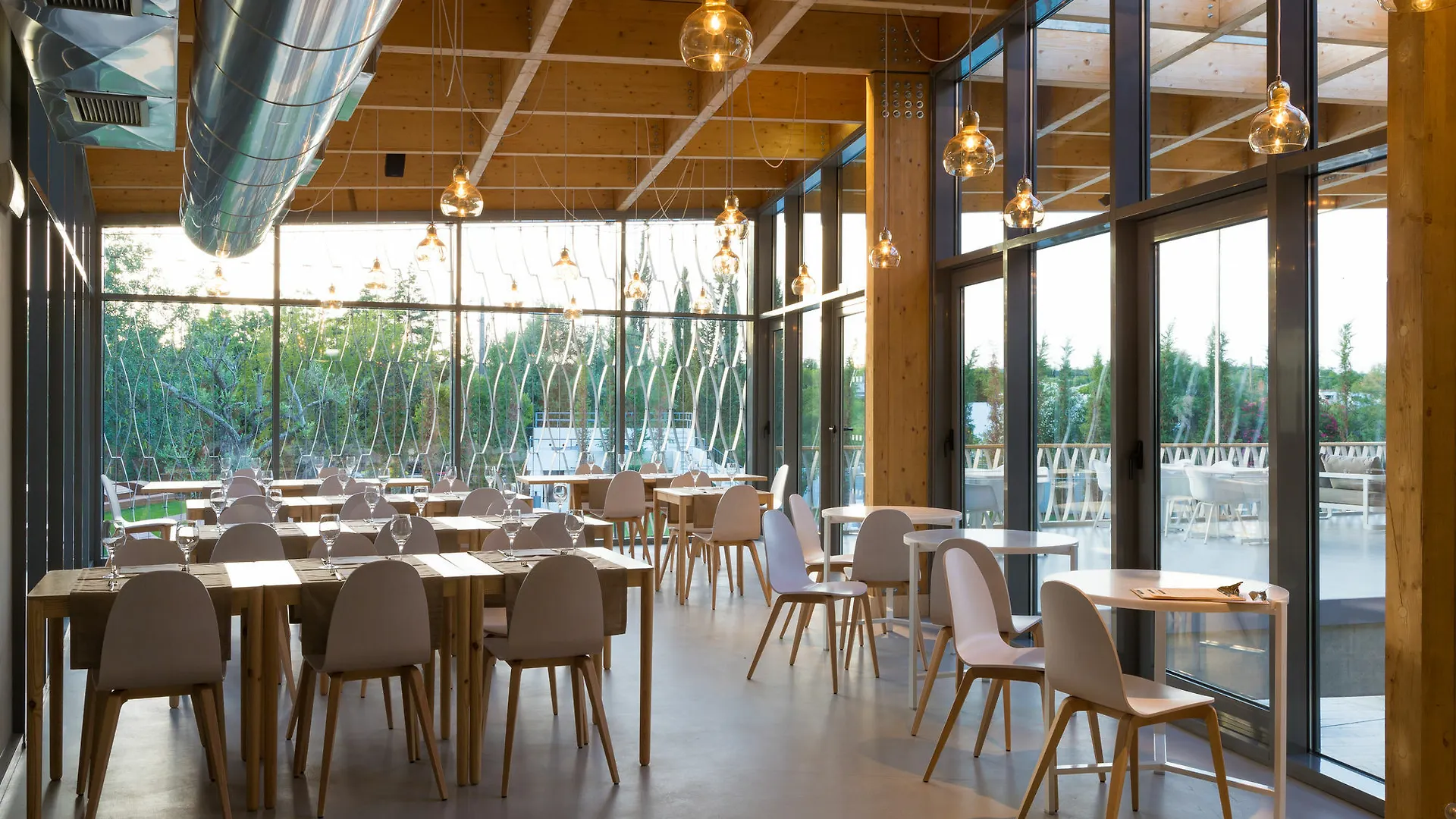 Ozadi Tavira Hotel